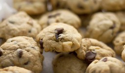 Easy Chocolate Chip Cookies