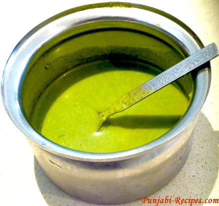 Green Coriander Chutney or Dhania Chutney